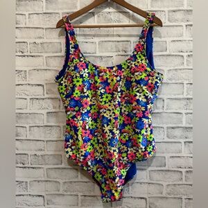 Women’s Buc-ee’s multicolor floral scoop back one piece bathing suit Size 2X